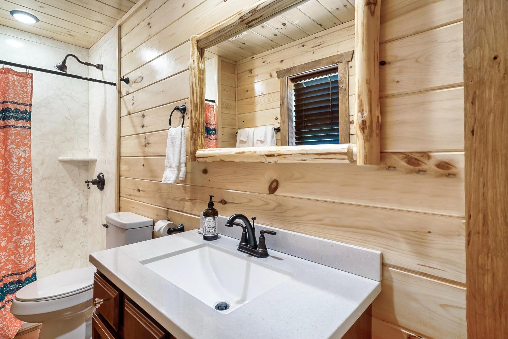 Smokiesboutiquecabins Would Love To Host You At Dolly'S Cute Cabin! 4 Suites With Private Bathrooms - Hot Tub, Fire Pit, Game Room, Resort Pool Open Memorial Day Through Labor Day! Гатлінбург Екстер'єр фото