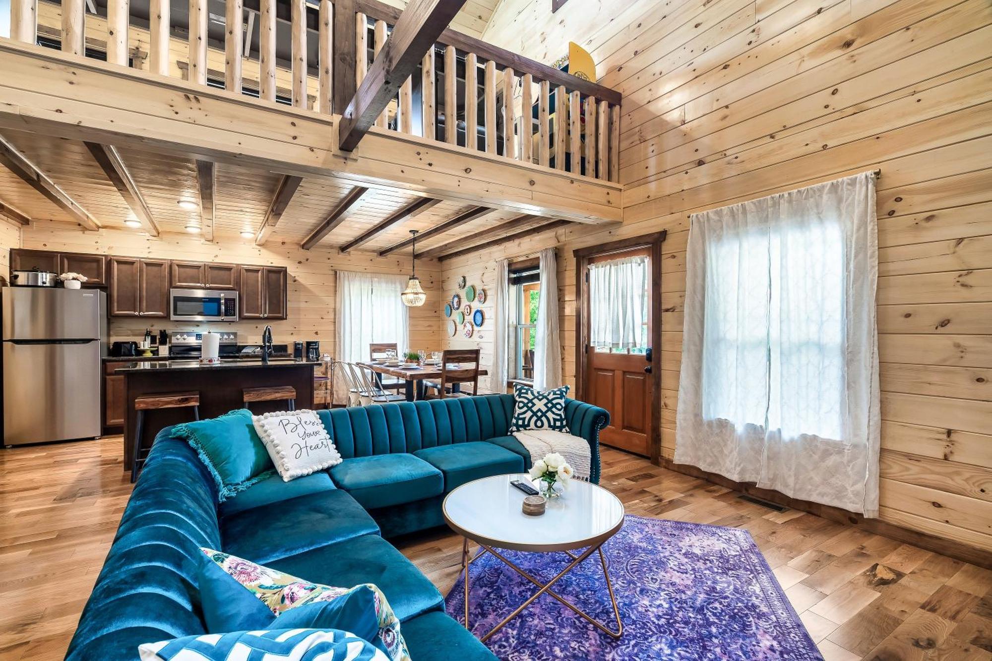 Smokiesboutiquecabins Would Love To Host You At Dolly'S Cute Cabin! 4 Suites With Private Bathrooms - Hot Tub, Fire Pit, Game Room, Resort Pool Open Memorial Day Through Labor Day! Гатлінбург Екстер'єр фото