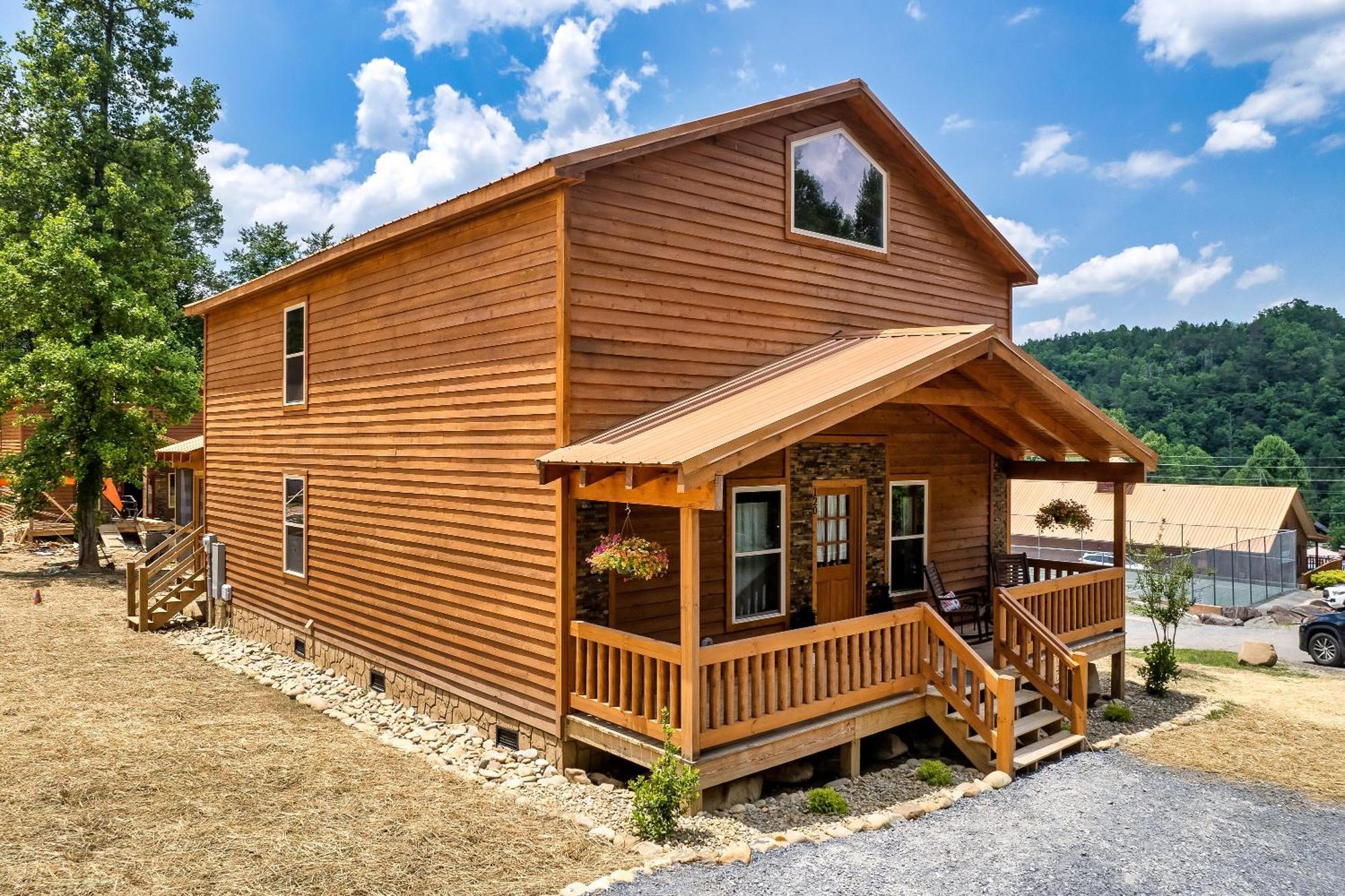 Smokiesboutiquecabins Would Love To Host You At Dolly'S Cute Cabin! 4 Suites With Private Bathrooms - Hot Tub, Fire Pit, Game Room, Resort Pool Open Memorial Day Through Labor Day! Гатлінбург Екстер'єр фото