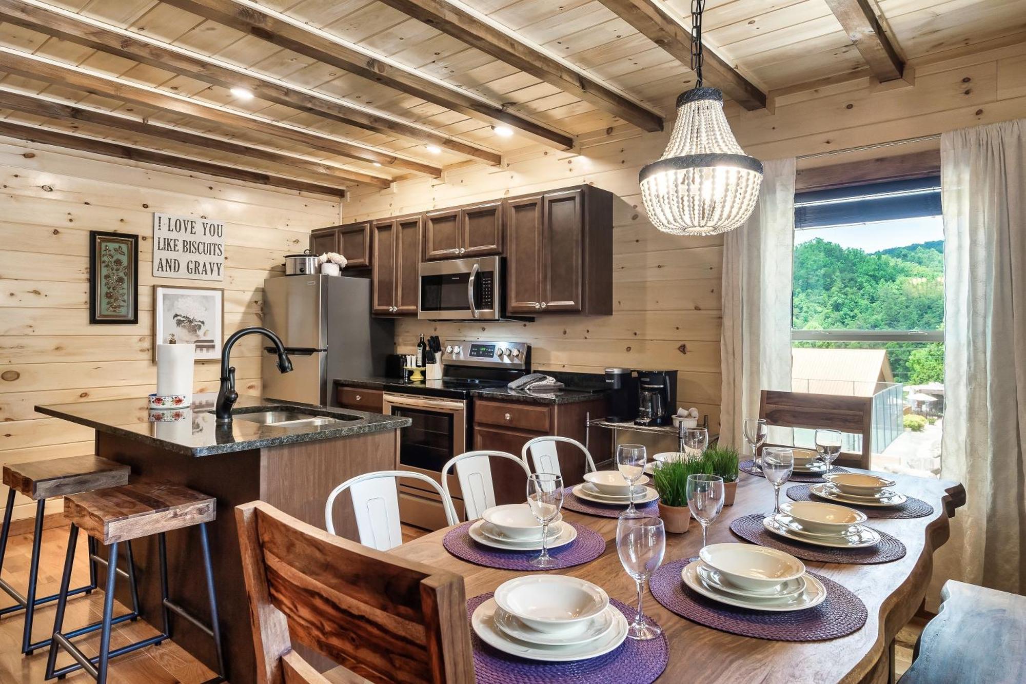 Smokiesboutiquecabins Would Love To Host You At Dolly'S Cute Cabin! 4 Suites With Private Bathrooms - Hot Tub, Fire Pit, Game Room, Resort Pool Open Memorial Day Through Labor Day! Гатлінбург Екстер'єр фото