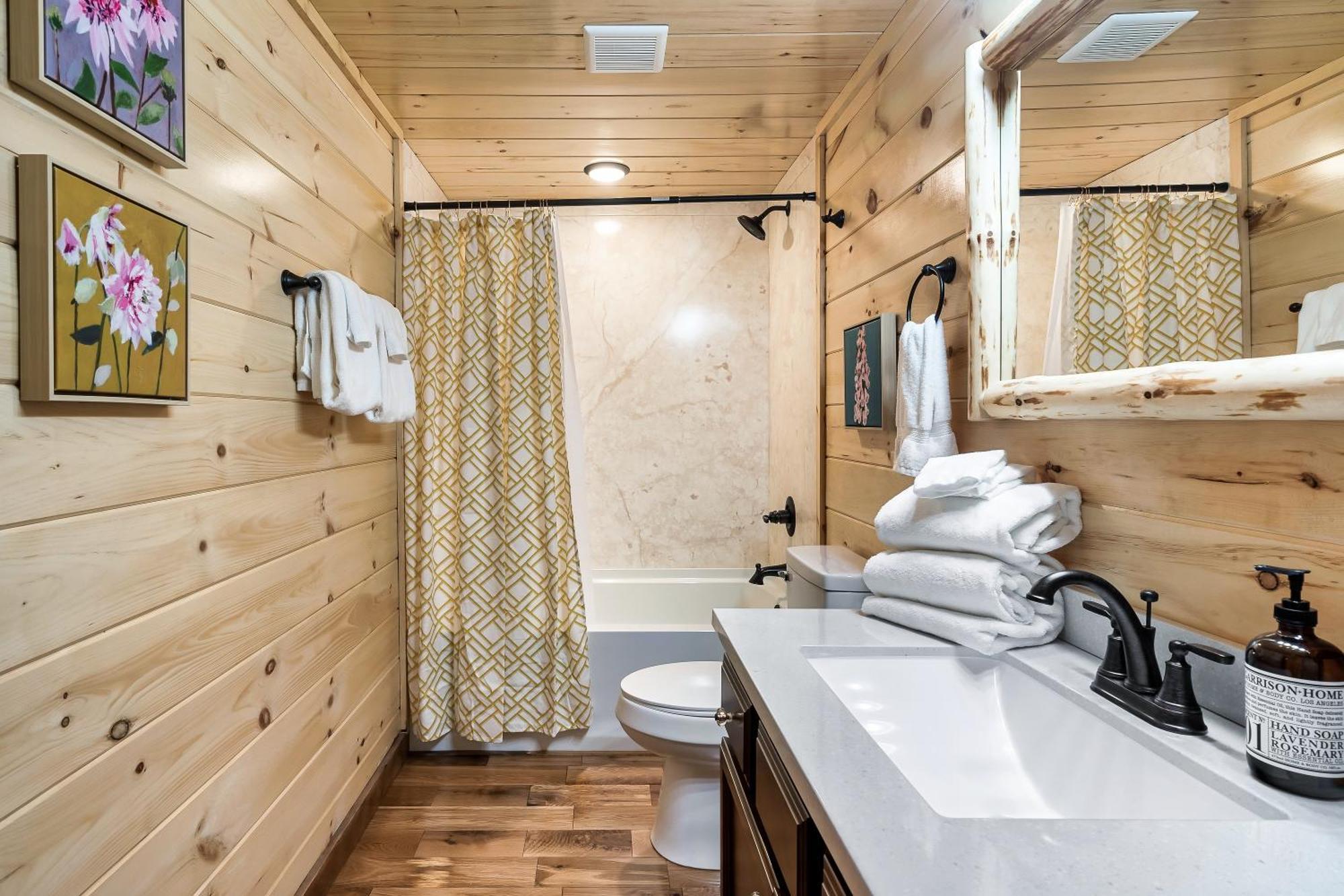 Smokiesboutiquecabins Would Love To Host You At Dolly'S Cute Cabin! 4 Suites With Private Bathrooms - Hot Tub, Fire Pit, Game Room, Resort Pool Open Memorial Day Through Labor Day! Гатлінбург Екстер'єр фото