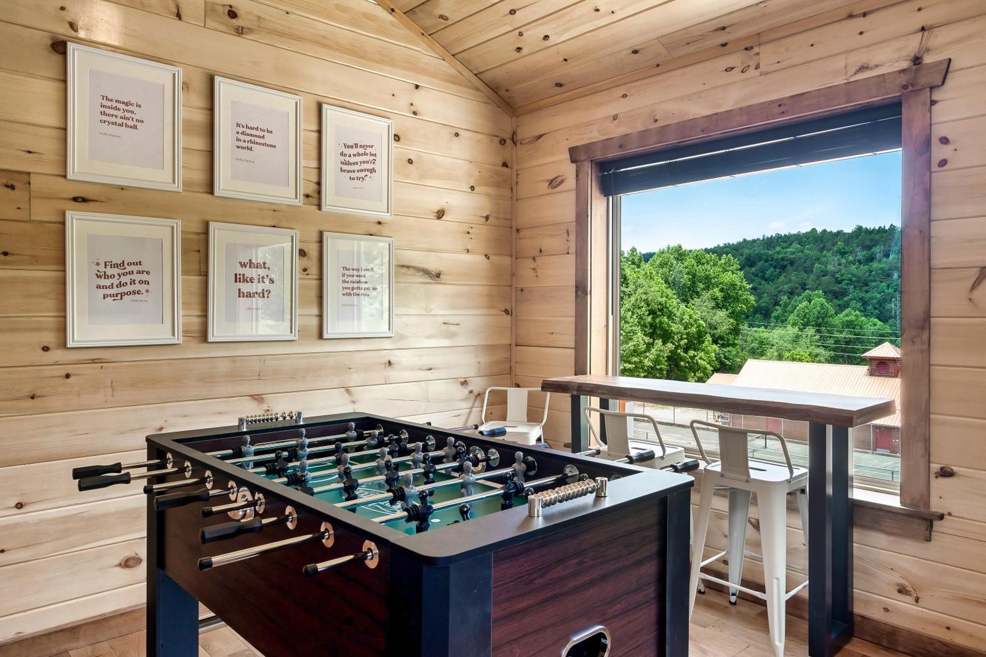 Smokiesboutiquecabins Would Love To Host You At Dolly'S Cute Cabin! 4 Suites With Private Bathrooms - Hot Tub, Fire Pit, Game Room, Resort Pool Open Memorial Day Through Labor Day! Гатлінбург Екстер'єр фото